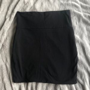 Black bodycon skirt